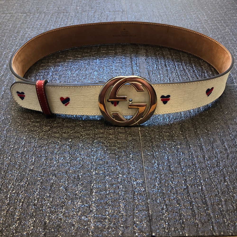 Gucci belt with hearts ♥️ 💙 🤍